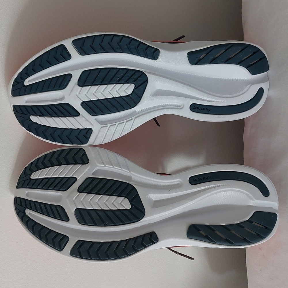 NWT Saucony Ride 15 Women - Picture 4 of 6